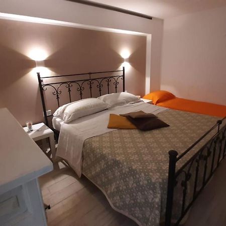 Ferienwohnung La Nicchia Del Borgo Taranto Exterior foto