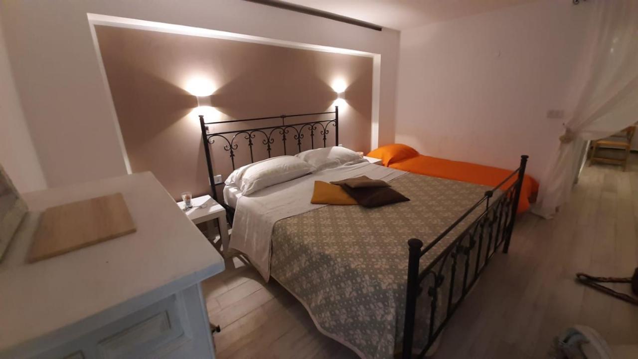 Ferienwohnung La Nicchia Del Borgo Taranto Exterior foto