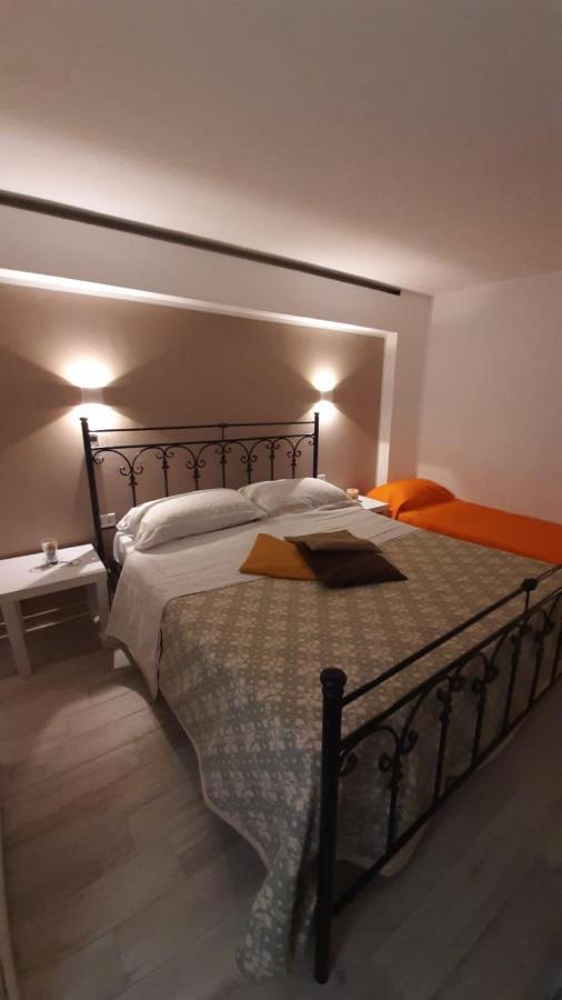 Ferienwohnung La Nicchia Del Borgo Taranto Exterior foto