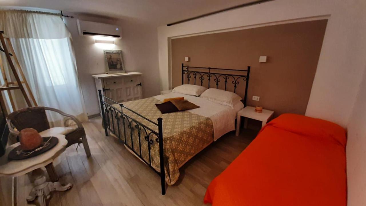 Ferienwohnung La Nicchia Del Borgo Taranto Exterior foto