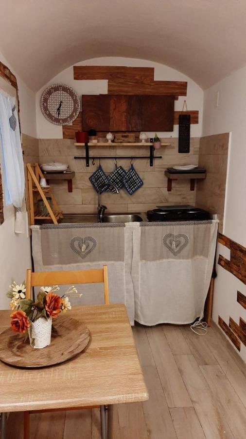 Ferienwohnung La Nicchia Del Borgo Taranto Exterior foto